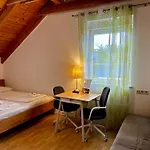 Ajo Apartments - Alte Donau Lake View Balcony Studio - Self-Check-In
